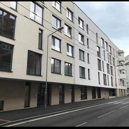 Skau Piano Family & Business Apartment Free Parking Bratislava Exteriör bild