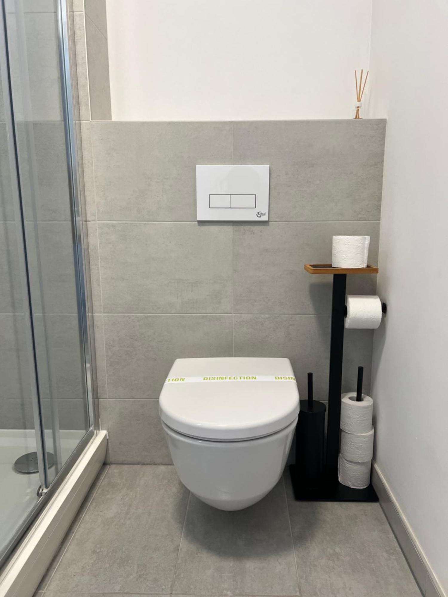 Skau Piano Family & Business Apartment Free Parking Bratislava Exteriör bild