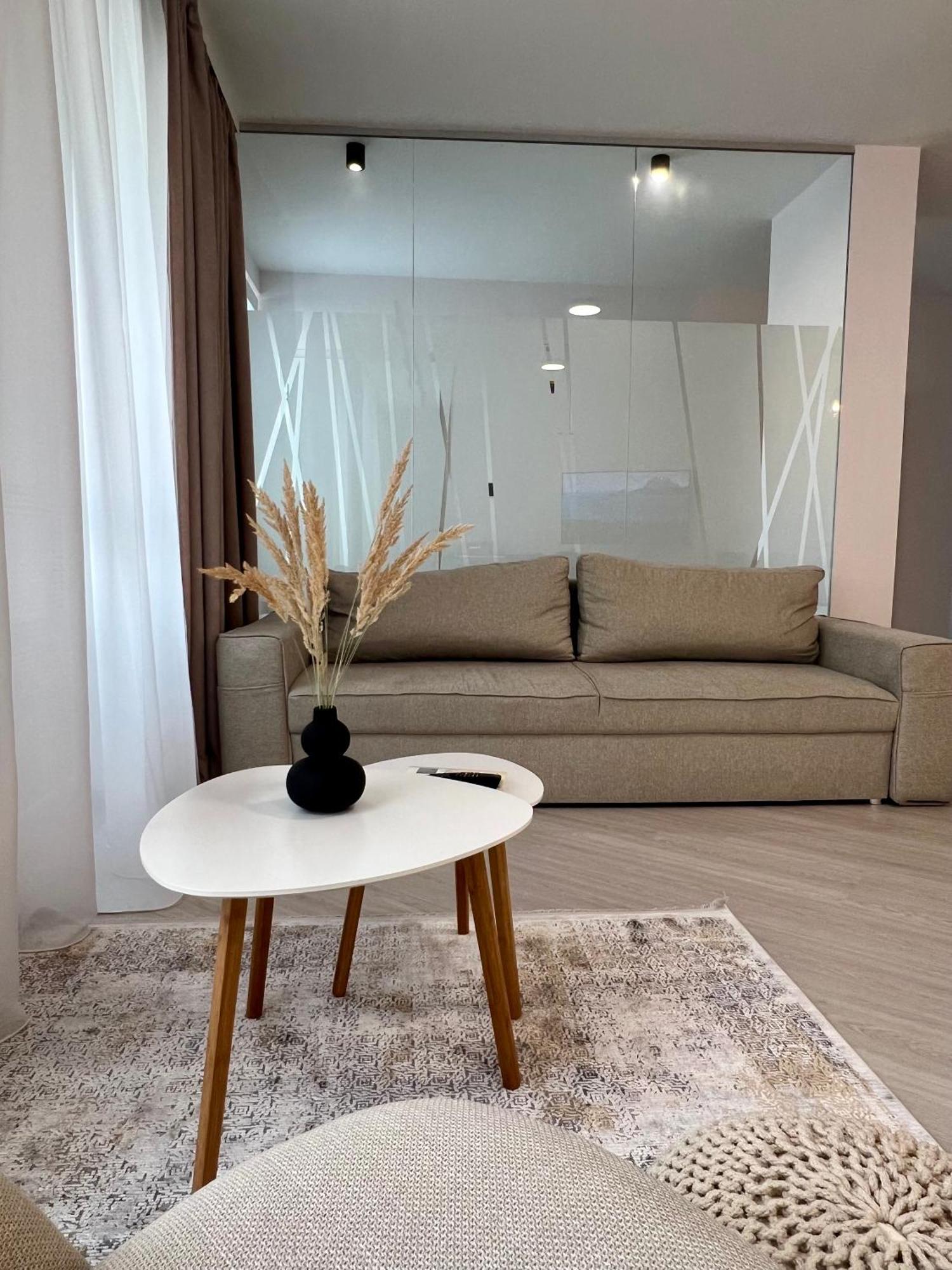 Skau Piano Family & Business Apartment Free Parking Bratislava Exteriör bild